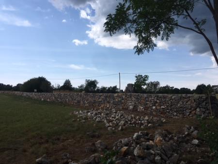 Suhi zid v Kosoveljah; Vir: RD Pliska